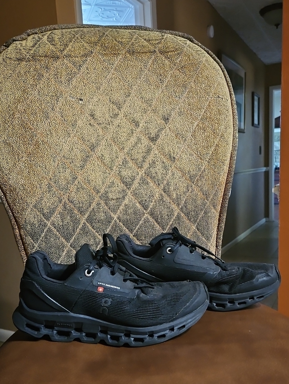 ON Cloudstratus Swiss Engineering Black Lace Up Sneakers Running Shoes